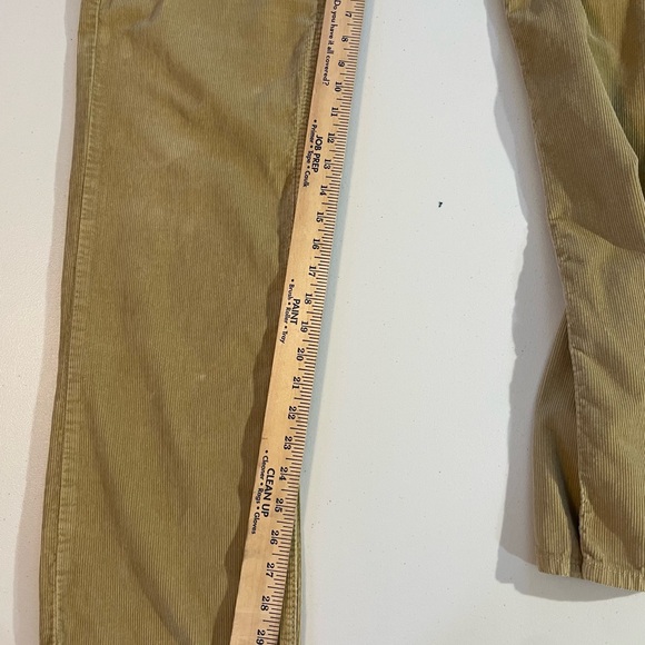 American Eagle Men's 32 x 34 Corduroy Pants in Khaki GUC - Picture 4 of 7